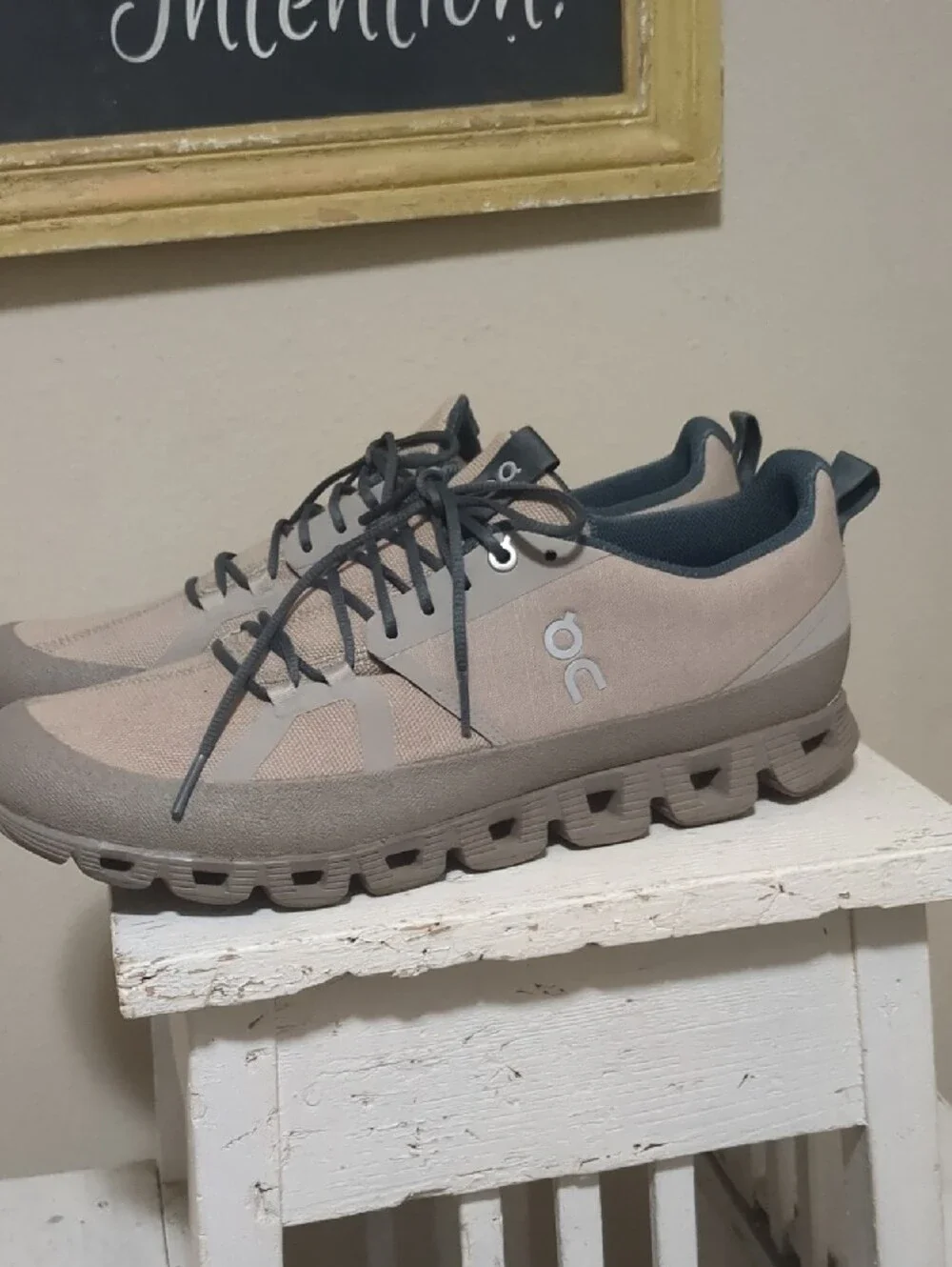 On Running Cloud Dips Men’s Athletic Shoe in Taupe and Charcoal